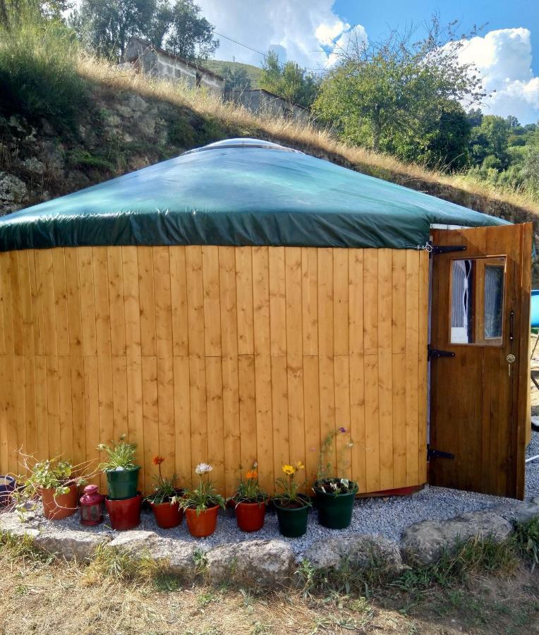 Woodpecker Yurt Hotel Santa Cruz do Douro ภายนอก รูปภาพ