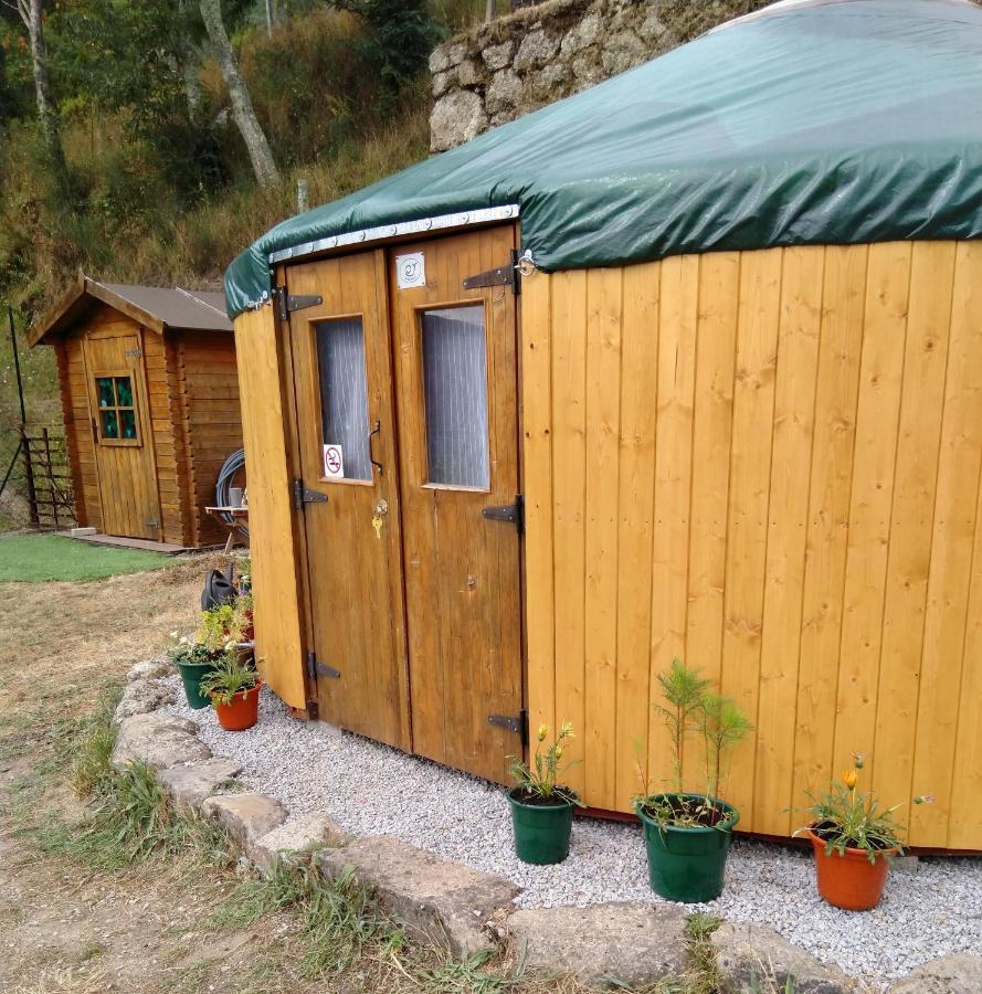 Woodpecker Yurt Hotel Santa Cruz do Douro ภายนอก รูปภาพ